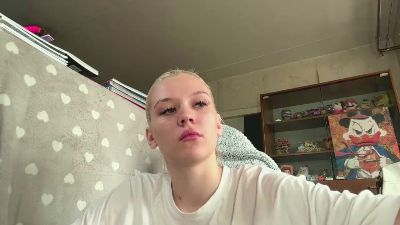 KelsiCopening live cam on Cam4