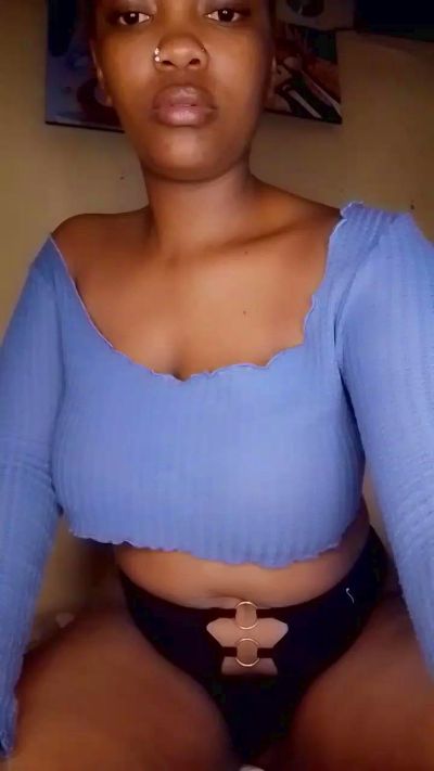 Kemmy360 live cam on Cam4