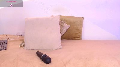 Kendallx0_ live cam on Cam4