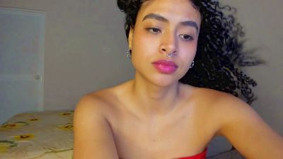 Keniia_riizz live cam on Cam4