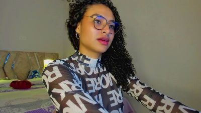 Keniia_riizz live cam on Cam4