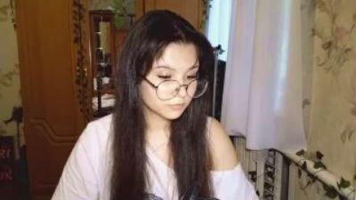 KenishaKudzma live cam on Cam4