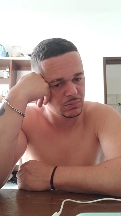 Kennygaucho1 live cam on Cam4