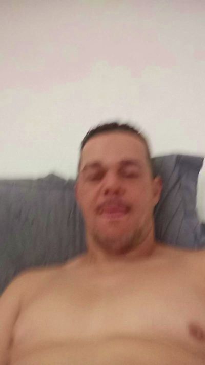 Kennygaucho1 live cam on Cam4