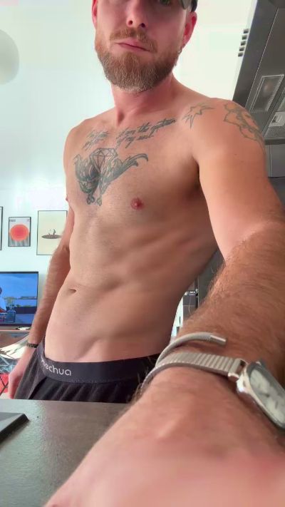 Kenzo_divaio live cam on Cam4