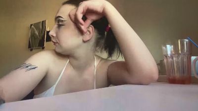 KerrieNielson live cam on Cam4