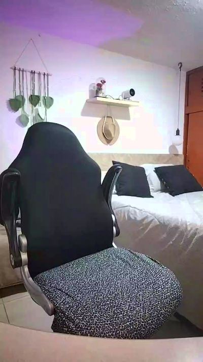 Kerry_jacksonn live cam on Cam4