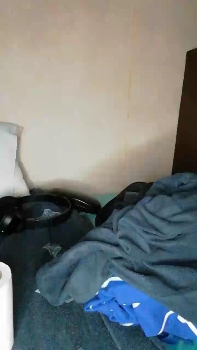 Kertsxxx live cam on Cam4