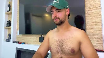 KevinBear_ live cam on Cam4
