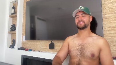 KevinBear_ live cam on Cam4