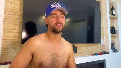 KevinBear_ live cam on Cam4