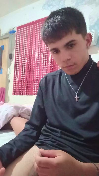 Kevin_423 live cam on Cam4