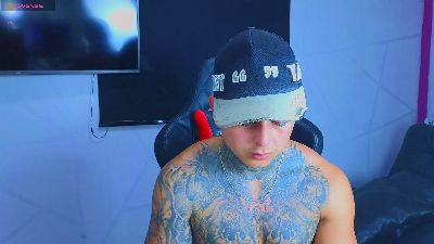 Kevin_Sanchez live cam on Cam4