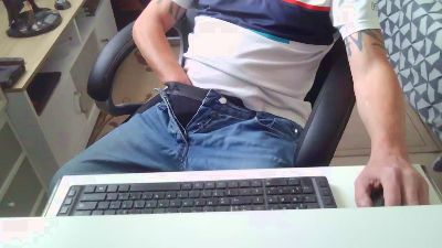 Kevinareux60 live cam on Cam4