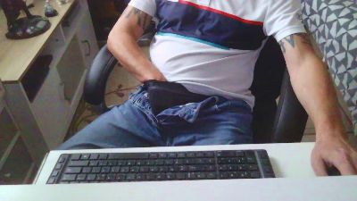 Kevinareux60 live cam on Cam4