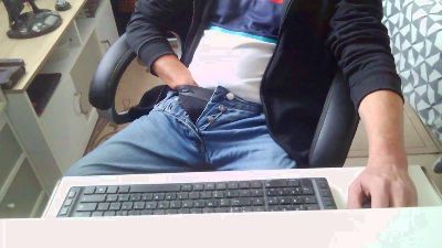 Kevinareux60 live cam on Cam4