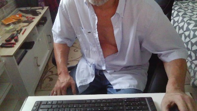 Kevinareux60 live cam on Cam4