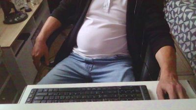 Kevinareux60 live cam on Cam4