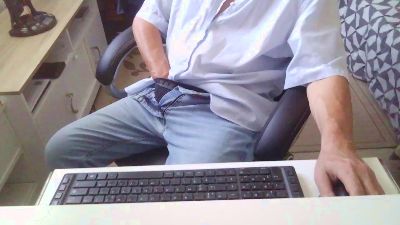 Kevinareux60 live cam on Cam4