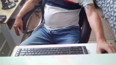 Kevinareux60 live cam on Cam4