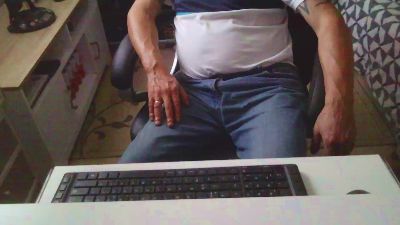 Kevinareux60 live cam on Cam4