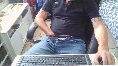 Kevinareux60 live cam on Cam4