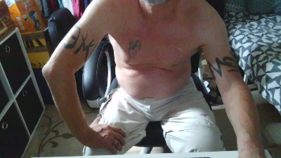 Kevinareux60 live cam on Cam4
