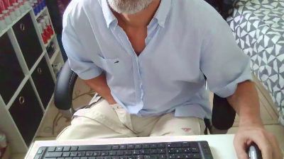 Kevinareux60 live cam on Cam4