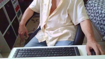 Kevinareux60 live cam on Cam4