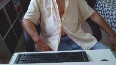 Kevinareux60 live cam on Cam4