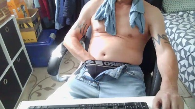 Kevinareux60 live cam on Cam4