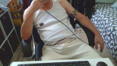 Kevinareux60 live cam on Cam4