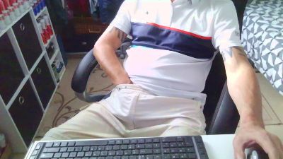 Kevinareux60 live cam on Cam4