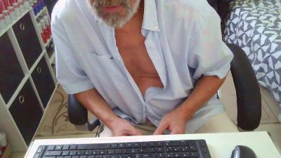 Kevinareux60 live cam on Cam4