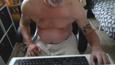 Kevinareux60 live cam on Cam4