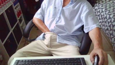 Kevinareux60 live cam on Cam4