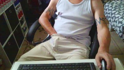 Kevinareux60 live cam on Cam4