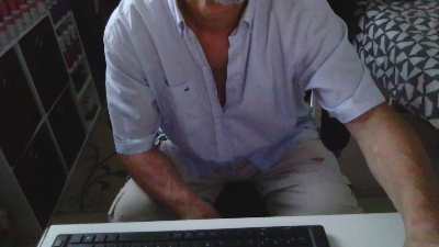Kevinareux60 live cam on Cam4
