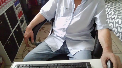Kevinareux60 live cam on Cam4