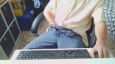 Kevinareux60 live cam on Cam4