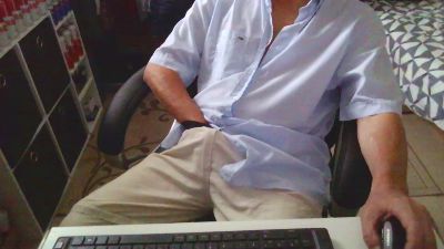Kevinareux60 live cam on Cam4