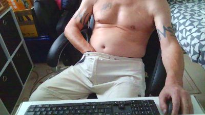 Kevinareux60 live cam on Cam4