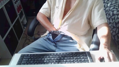 Kevinareux60 live cam on Cam4