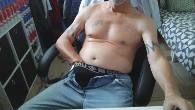 Kevinareux60 live cam on Cam4