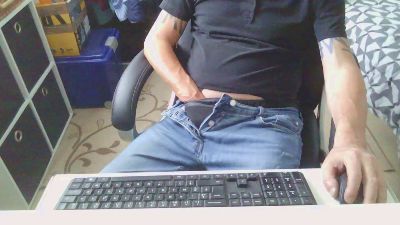 Kevinareux60 live cam on Cam4