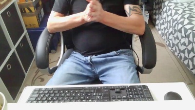 Kevinareux60 live cam on Cam4