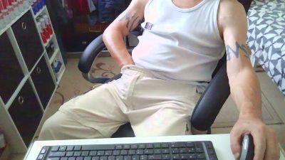 Kevinareux60 live cam on Cam4