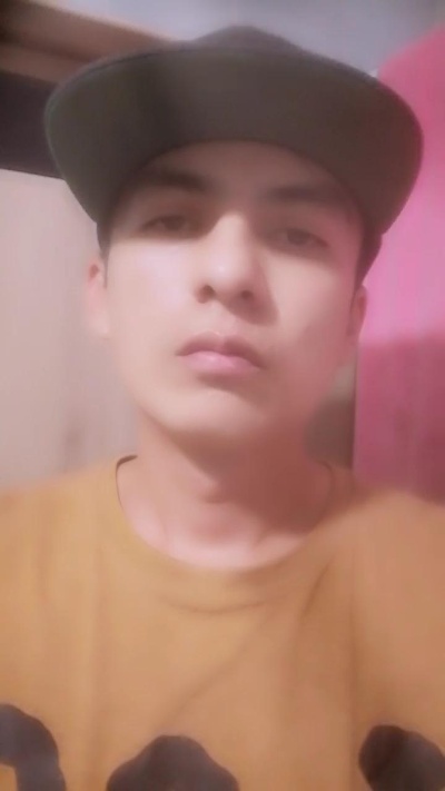 Kevpitudo22 live cam on Cam4