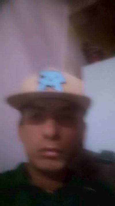Kevpitudo22 live cam on Cam4