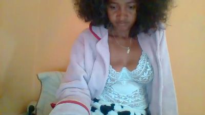Keyshie586 live cam on Cam4